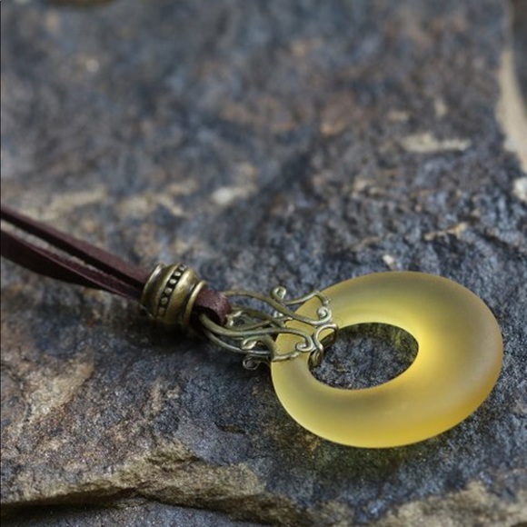 🌼Yellow Sea Glass & Leather Pendant Necklace New! - Picture 2 of 3